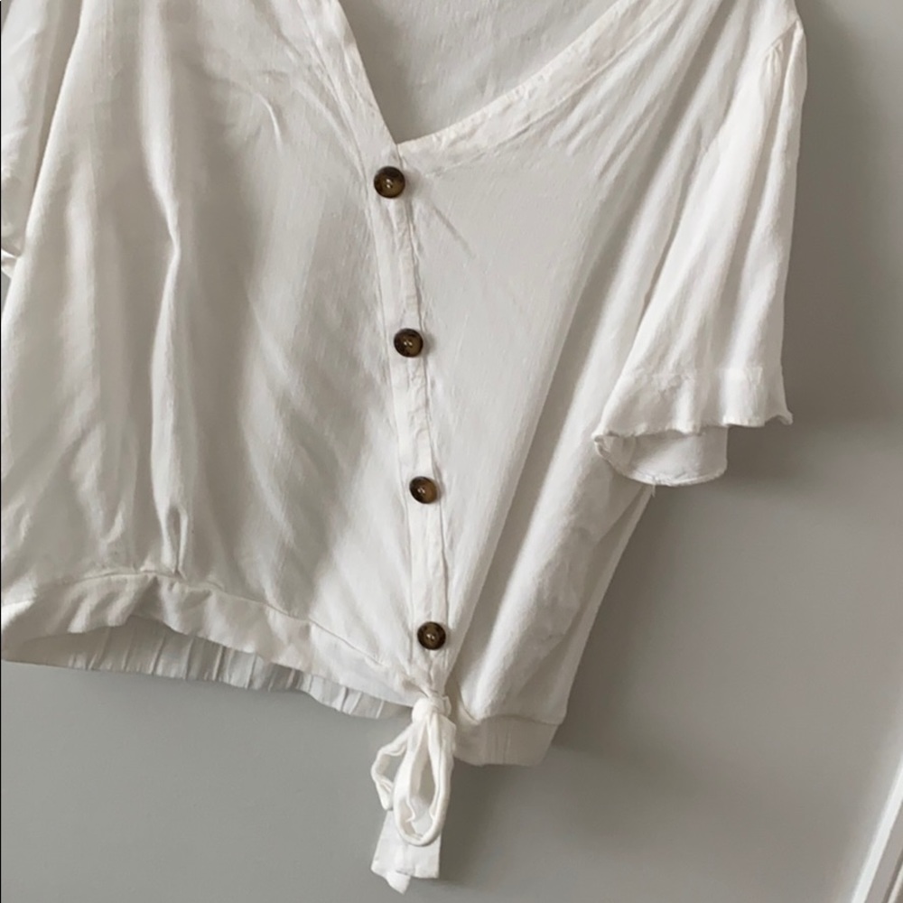 Women’s Top - Picture 2 of 4